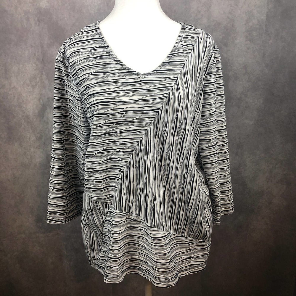 Chico's Easywear Shirt Womens‎ Large Textured Top Black White Abstract Pullover